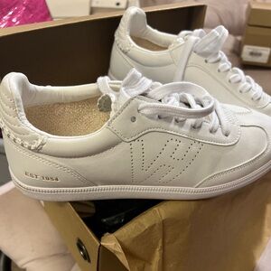 Vintage Havana Crisp 12 in Pure White. Worn once.